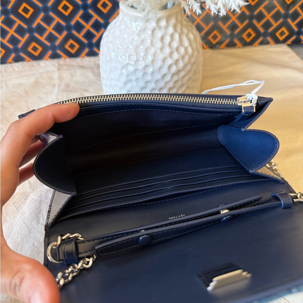 NWT , tory burch crossbody Stylish Blue Quilted Chain Bag - Picture 8 of 14
